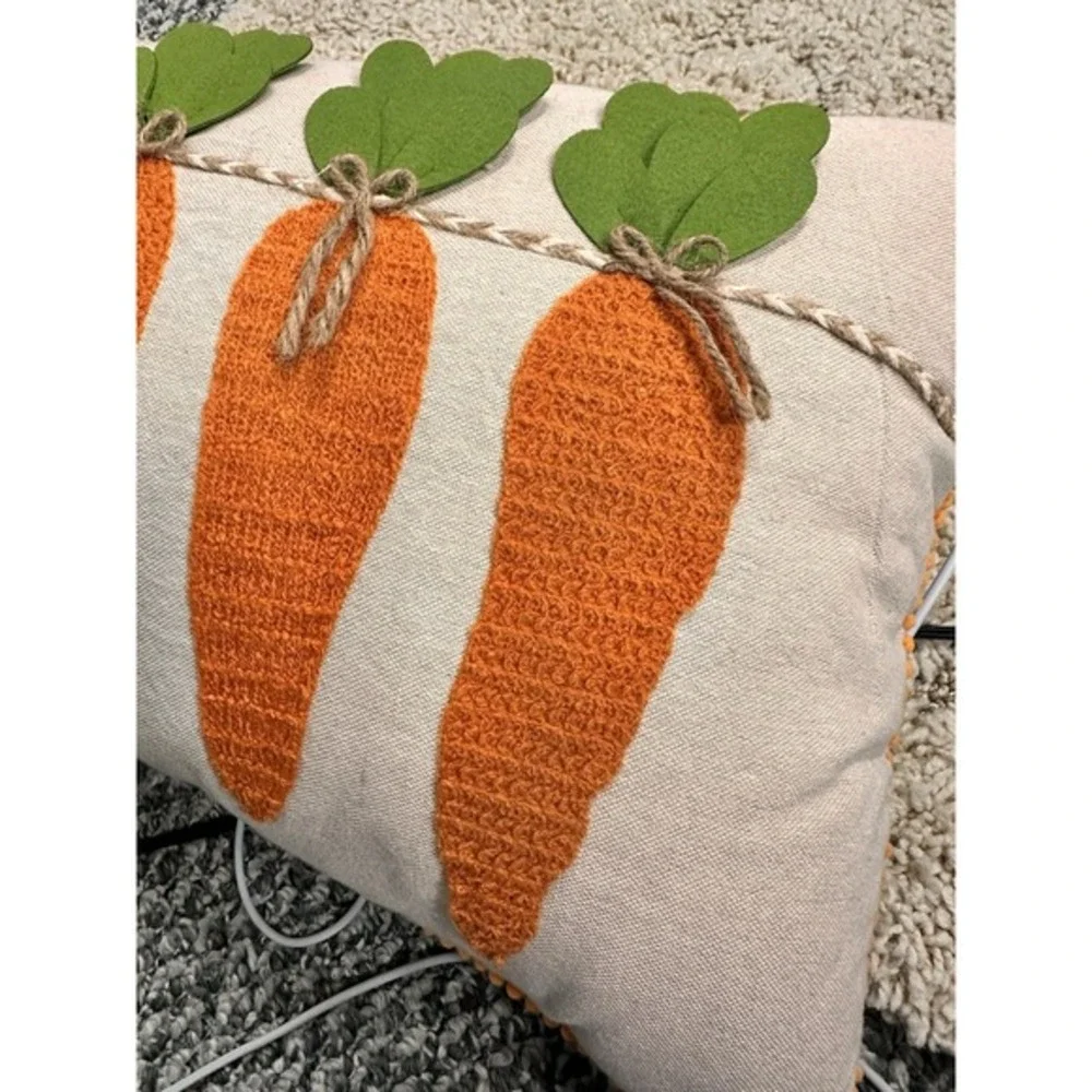 Isaac Mizrahi Decor Pillow Spring Carrots Garden Home Cozy Rectangle‎ New Nwt